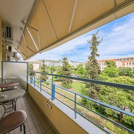 Rentrooms Pensjonat 3*